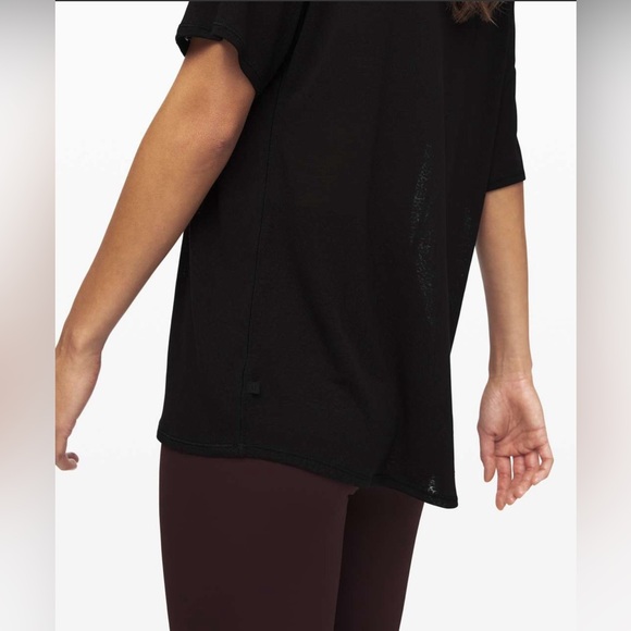 Lululemon Between Moments Tee - Polar Shift Veil Black - Picture 4 of 4